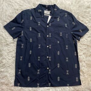 NEW Goodfellow Preppy Resort Vacation Navy Blue Embroidered Button Down Shirt M